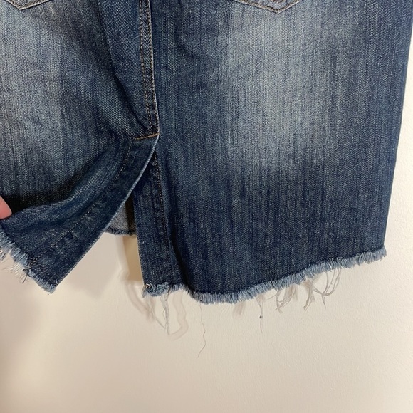 NWT Design Lab Jean Skirt 27 Mini Denim Dark Distressed Blue Classic Grunge Alt - Picture 9 of 14